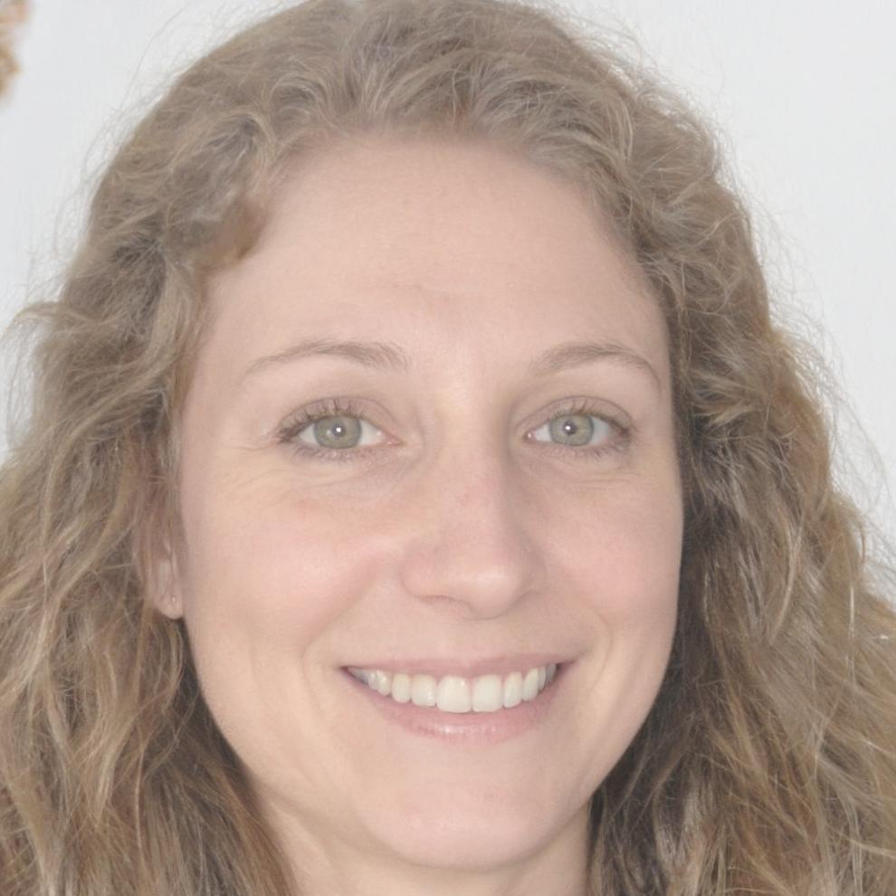 Chef Briony Sinclair explaining temperature control methods